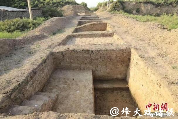 中乌考古人员发现库瓦古城早期城墙 中乌考古人员发现库瓦古城早期城墙